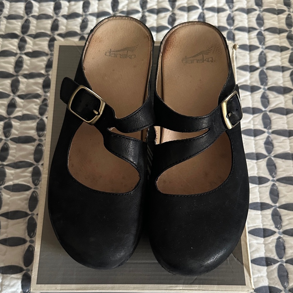 Dansko 9422-471600 Britney Black Leather Mules Good to Excellent Used Condition